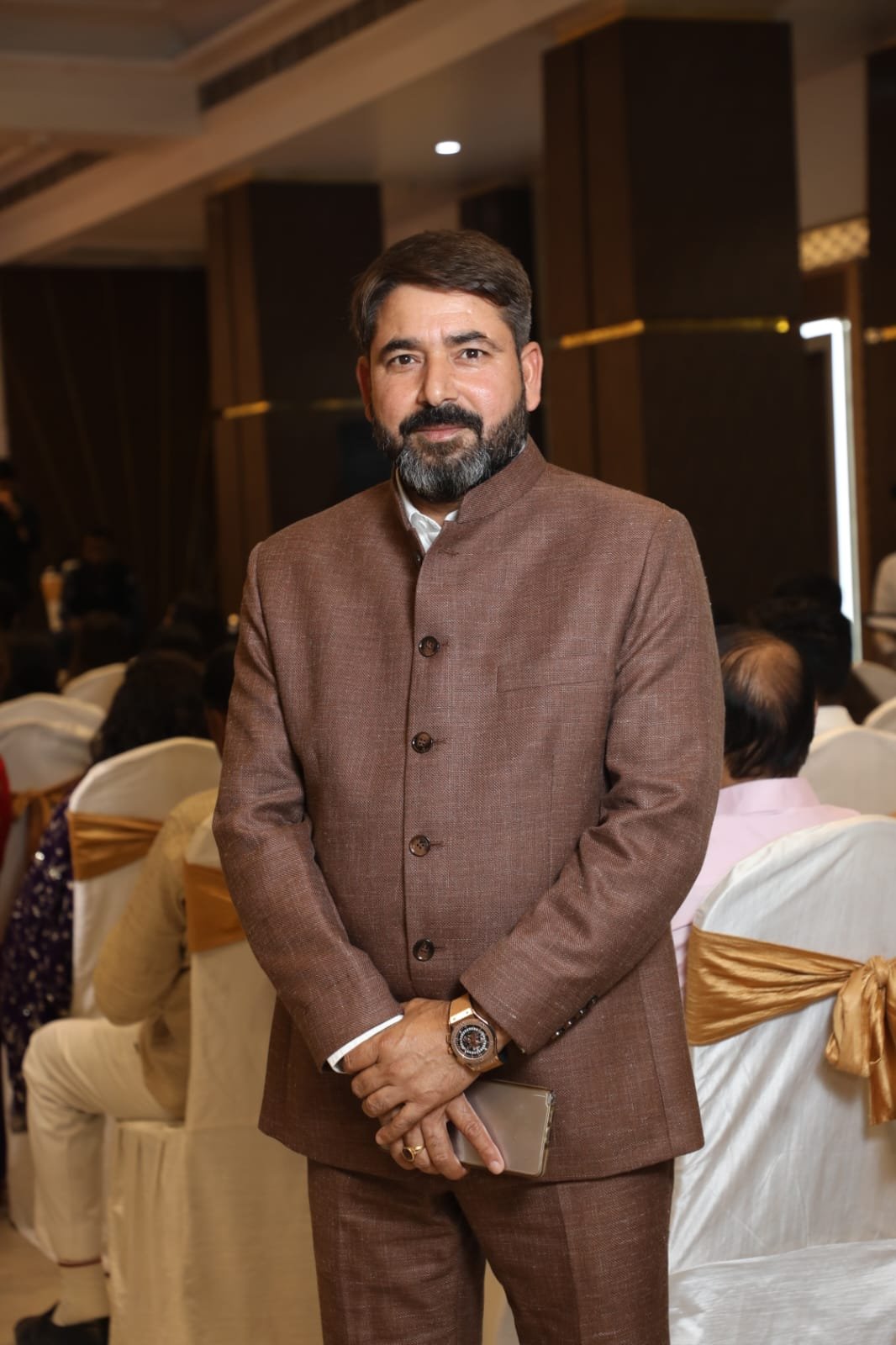 Mr Awaneesh Tripathi